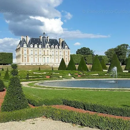 Cozy T2 Near Paris - Metro 2 Min